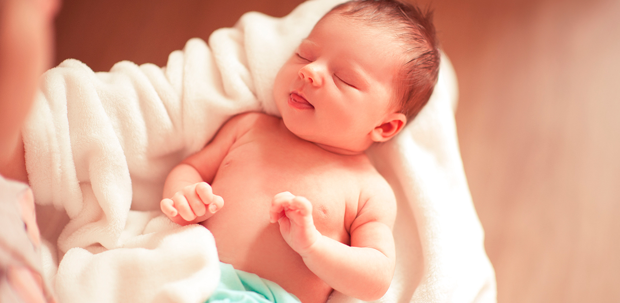 El canal del nacimiento influye en la composición del microbioma del recién nacido...