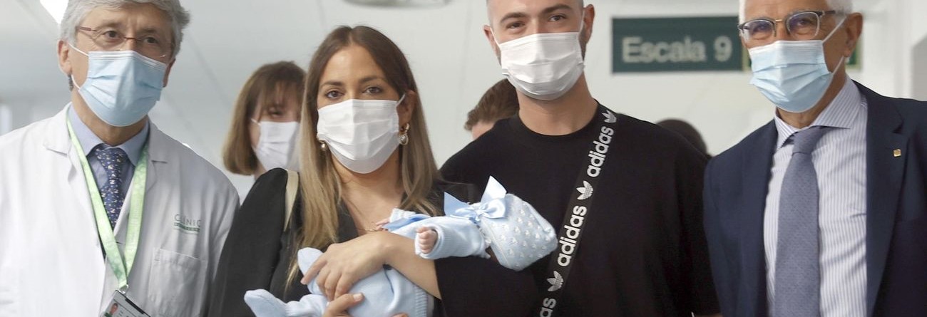 Nace el bebé de la primera mujer trasplantada de útero en España...