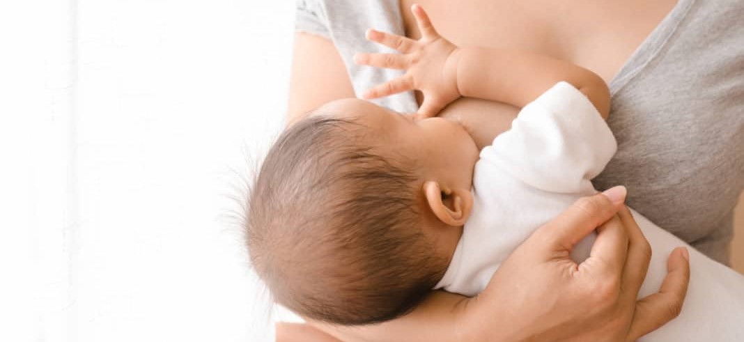 Los anticuerpos que genera la vacuna Covid-19 pasan a la leche materna...